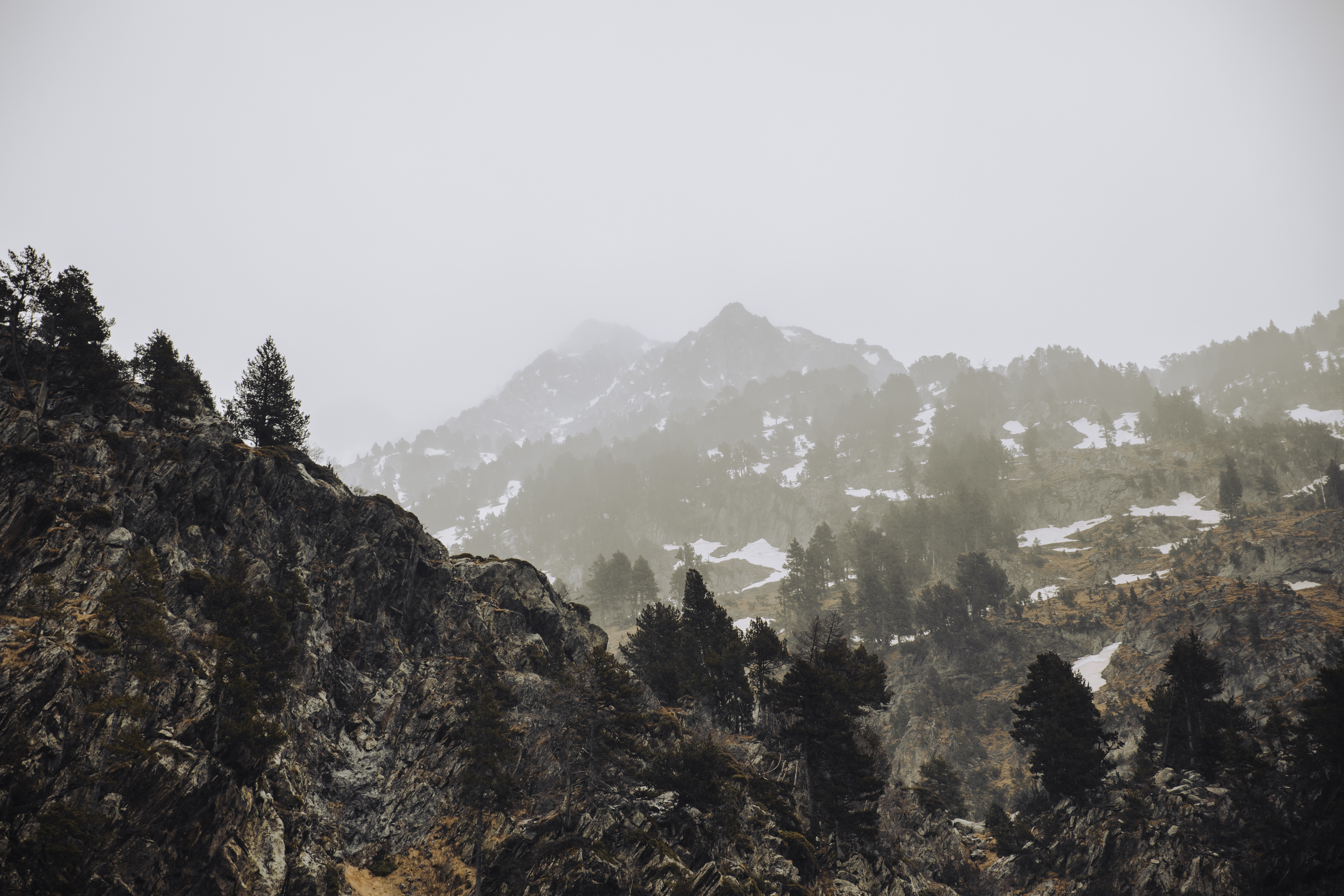 Foggy_Mountain_Landscape_original_1688677